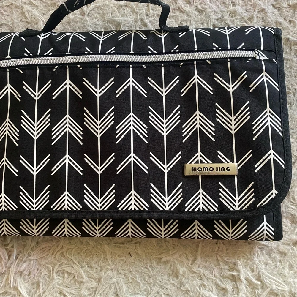 Portable changing pad - Picture 6 of 6